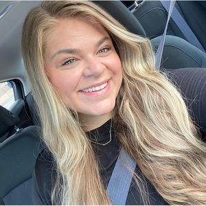 Meet your Posher, Brittney